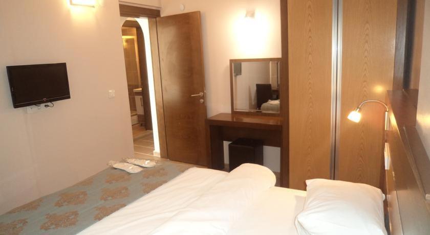 Perla Hotel Дікілі Екстер'єр фото