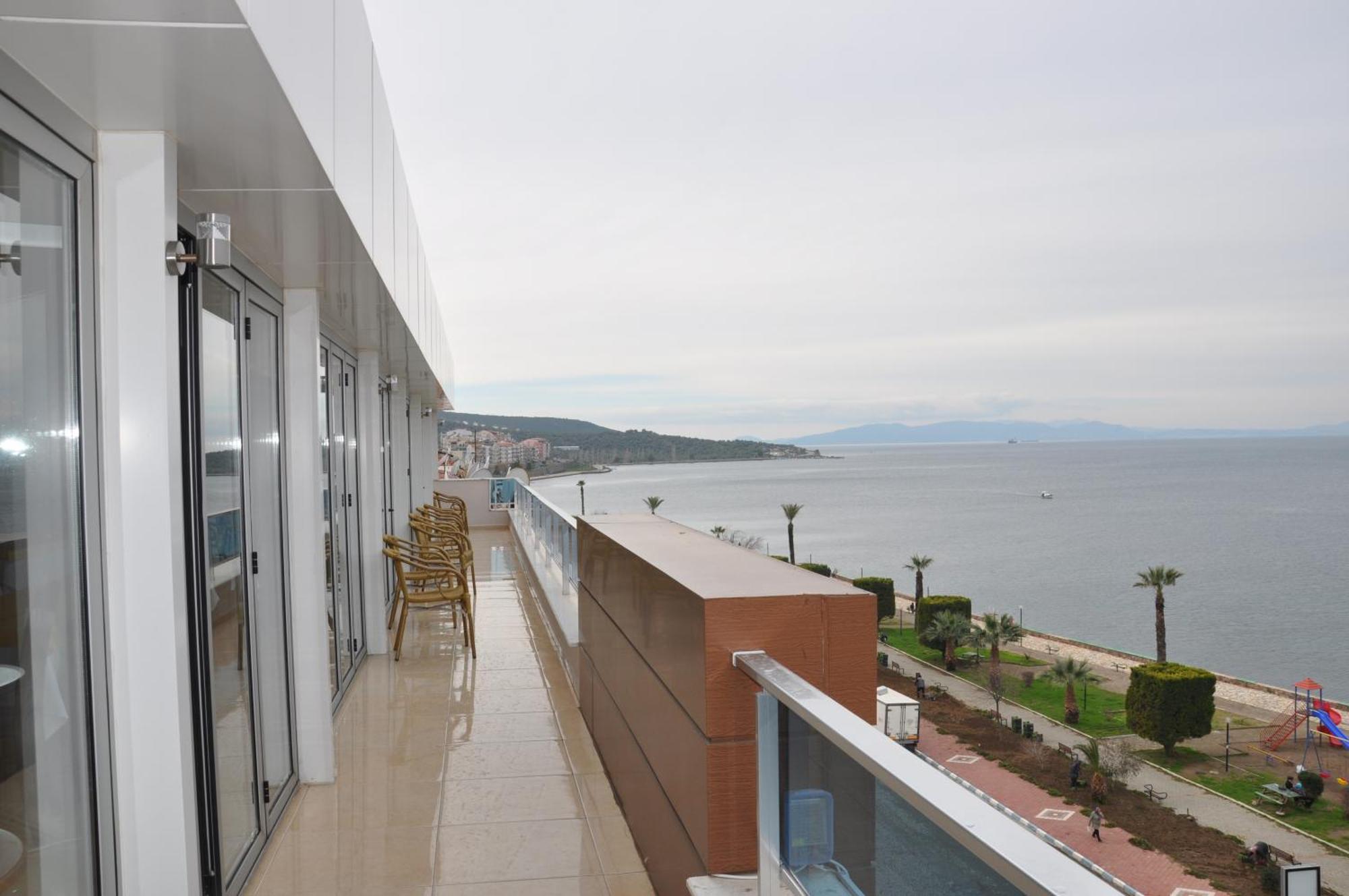 Perla Hotel Дікілі Екстер'єр фото