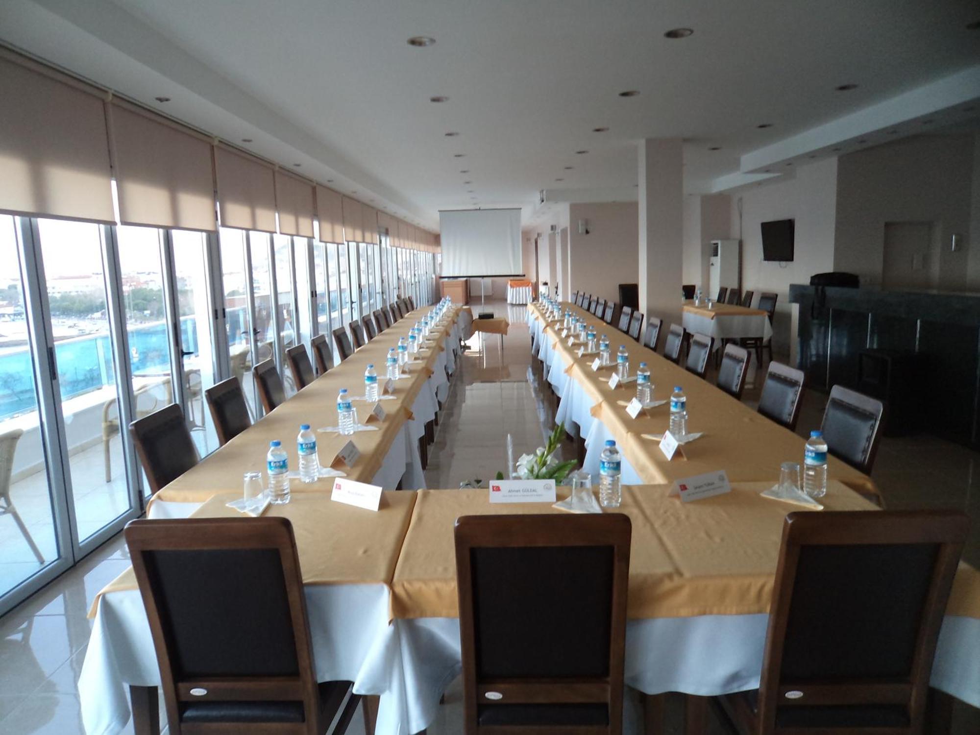 Perla Hotel Дікілі Екстер'єр фото