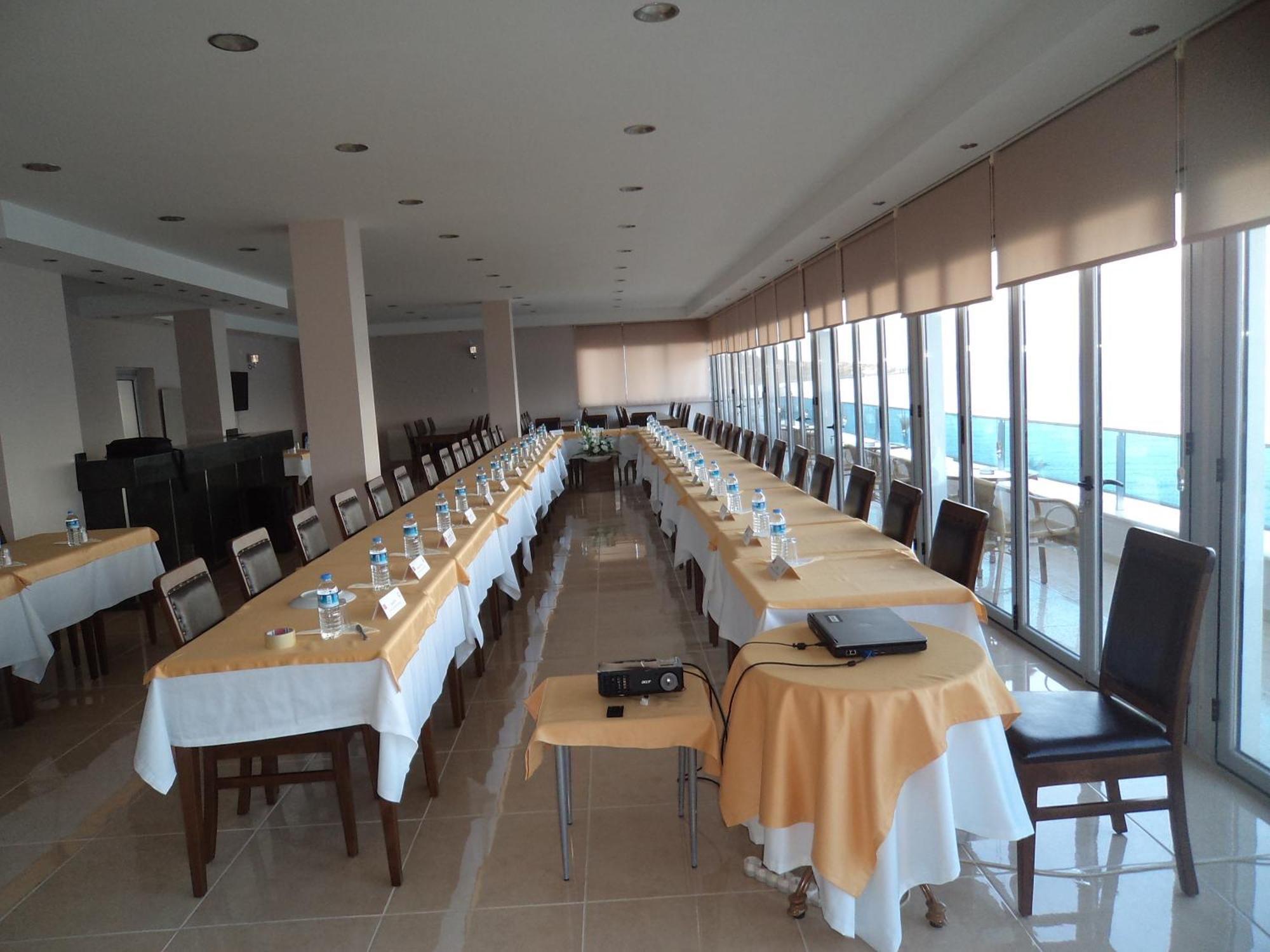 Perla Hotel Дікілі Екстер'єр фото