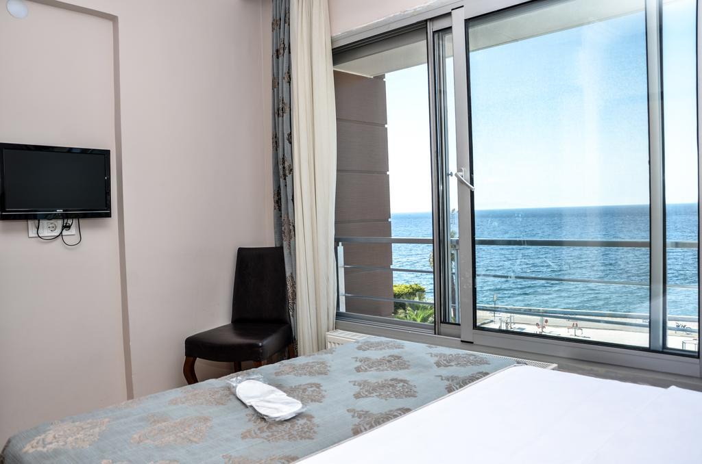 Perla Hotel Дікілі Екстер'єр фото