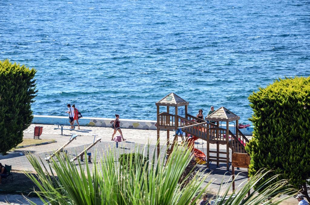 Perla Hotel Дікілі Екстер'єр фото